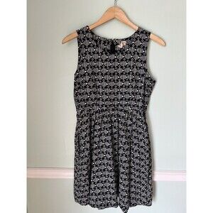 Traders Dress Size S Black Pattern Fit and Flare Sleeveless